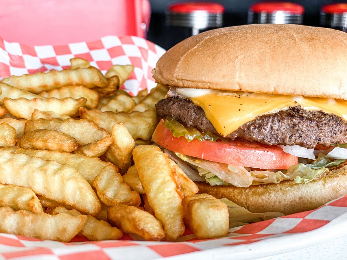 Cheeseburger with crinkle-cut fries